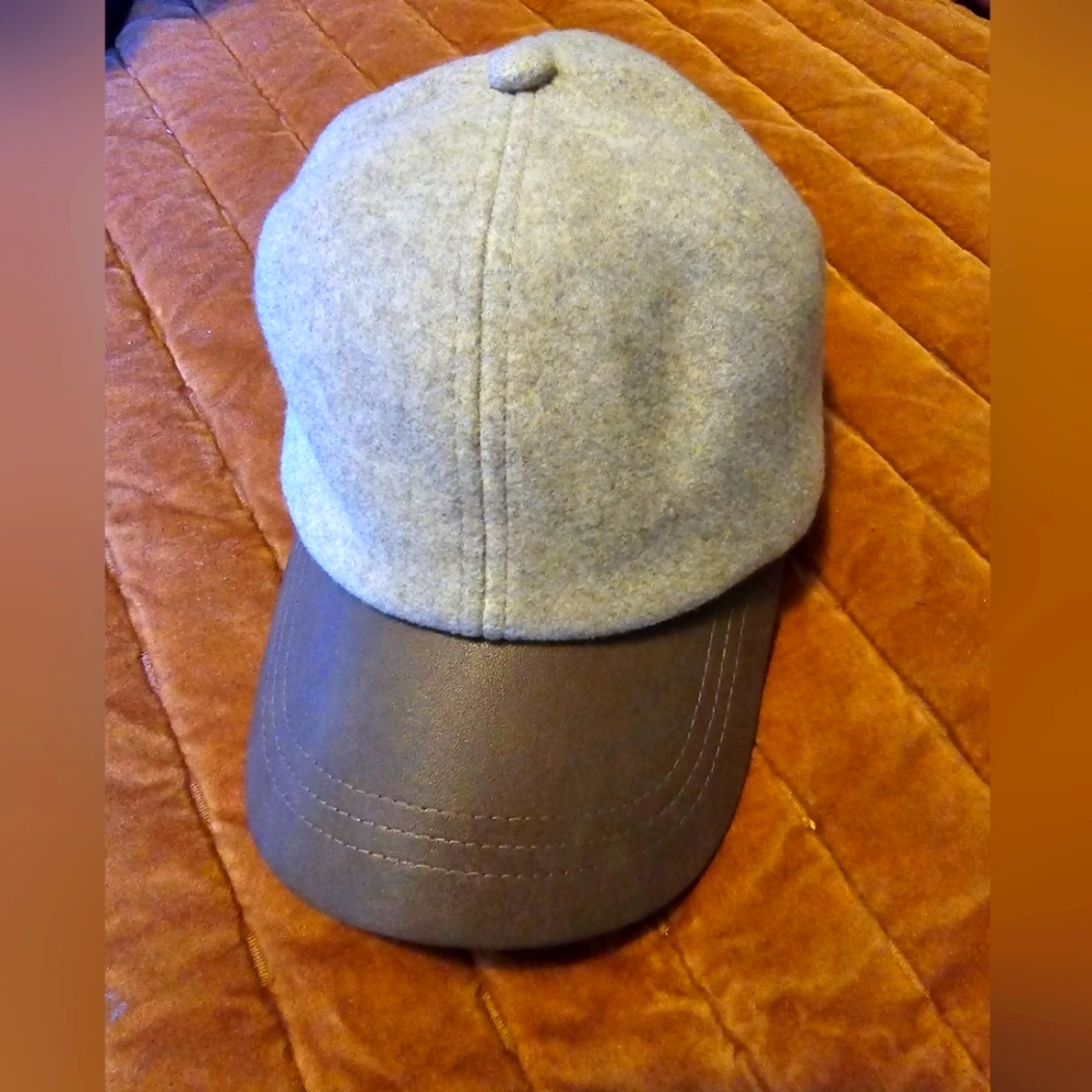 SOLD- Brown fashion baseball hat